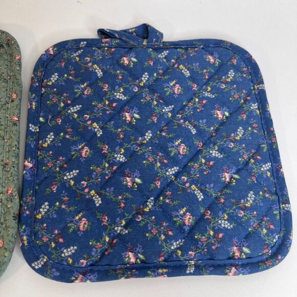 Bunny Potholders Set of 2 Easter Garden VTG Frederick Warne & Co Cottage Core - Picture 7 of 10